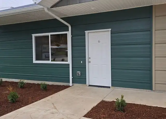Property at 103 S Main St Unit 6, Drain, OR, 97435, 2 beds, 1 bath, [object Object]
