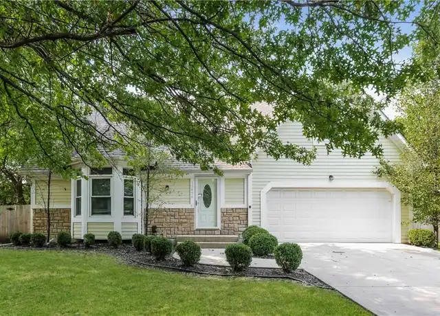 Property at 15456 Robinson St, Overland Park, KS, 66223, 3 beds, 2.5 baths, [object Object]