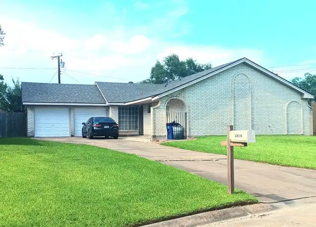 Property at 1908 Williamsburg Ct N, League City, TX, 77573, 4 beds, 2 baths, [object Object]