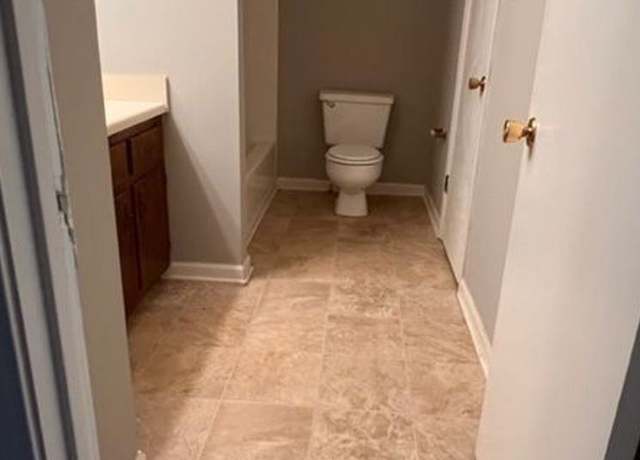 Photo of 132 Pebble Ct, Bowling Green, KY 42101