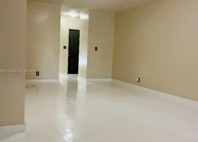 Property at 4011 NW 30th Ter Unit 3, Lauderdale Lakes, FL, 33309, 2 beds, 1 bath, [object Object]