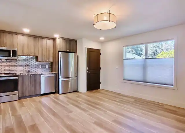 Property at 15948 Quarry Rd Unit B6, Lake Oswego, OR, 97035, 0 beds, 1 bath, [object Object]