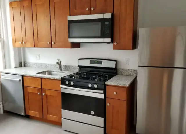 Property at 241 Freeman St Unit 6, Brookline, MA, 02446, 4 beds, 1.5 baths, [object Object]
