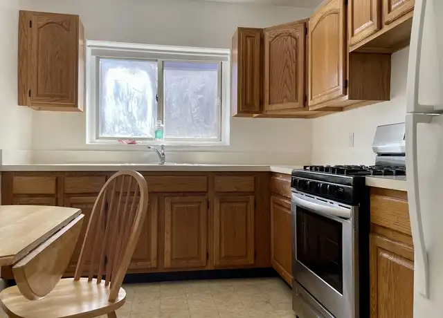 Property at 76 Euston Rd Unit 8, Brighton, MA, 02135, 2 beds, 1 bath, [object Object]