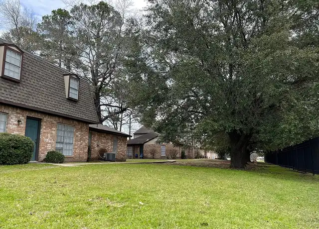 Property at Pinewood Townhomes - 811 Interstate 45, Conroe, TX, 77301, 2 beds, 1-1.5 bath, [object Object]