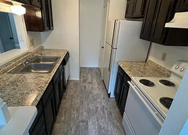 Photo of 811 Interstate 45, Conroe, TX 77301