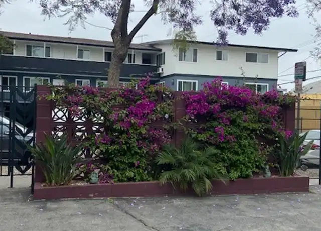 Property at Laurel Apartments (9578) - 1117 N Laurel Ave, West Hollywood, CA, 90046, 1 bed, 1 bath, [object Object]