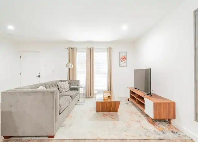 Property at Perrin Flats at Bishop Ridge - 606 N Marsalis Ave, Dallas, TX, 75203, 1-2 bed, 1 bath, [object Object]