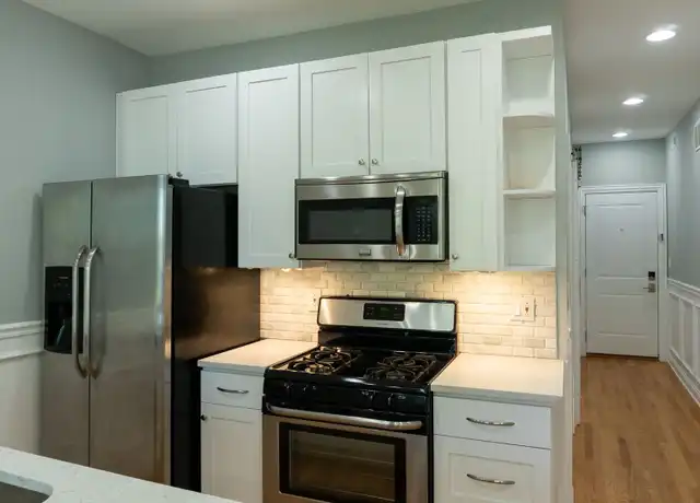 Property at 2908 N Dawson Ave Unit 2, Chicago, IL, 60618, 2 beds, 1 bath, [object Object]