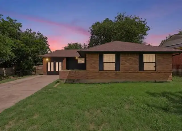 Property at 1215 Fordham Rd, Dallas, TX, 75216, 4 beds, 2 baths, [object Object]