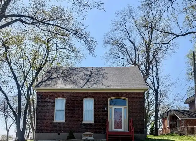 Property at 904 W D St, Belleville, IL, 62220, 2 beds, 1.5 baths, [object Object]