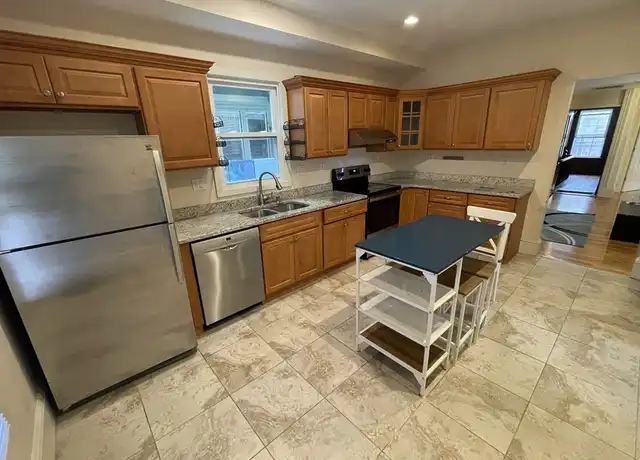 Property at 32 Suffolk St Unit 2, Cambridge, MA, 02139, 3 beds, 2 baths, [object Object]