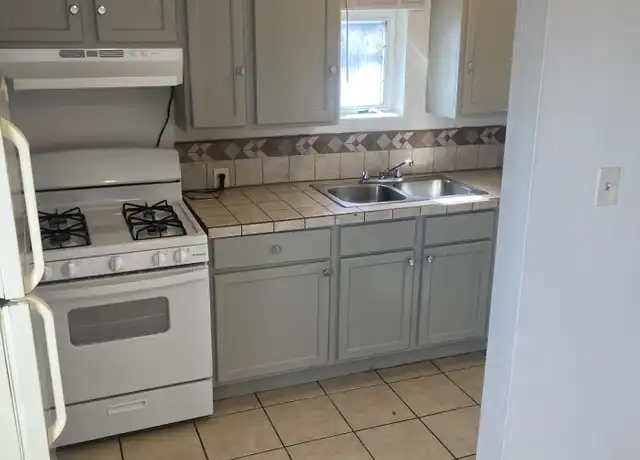Property at 1420 4th St NW Unit 1, Albuquerque, NM, 87102, 1 bed, 1 bath, [object Object]