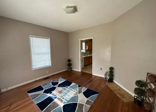 Property at 208 N King St, Gastonia, NC, 28052, 3 beds, 1 bath, [object Object]
