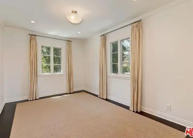 Property at 668 S Gretna Green Way, Los Angeles, CA, 90049, 2 beds, 1 bath, [object Object]