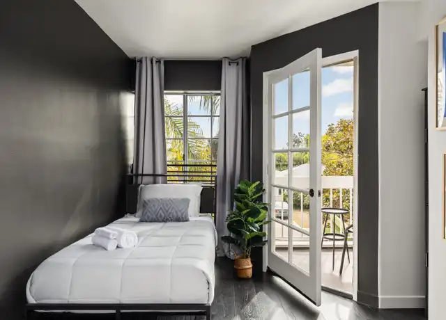 Property at 10777 Ashton Ave Rm 2 2, Los Angeles, CA, 90024, 7 beds, 2 baths, [object Object]
