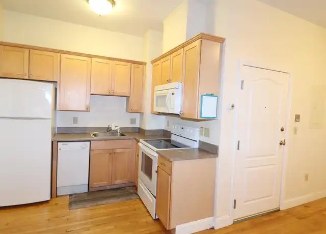 Property at 25 High St Unit 205, Clinton, MA, 01510, 1 bed, 1 bath, [object Object]