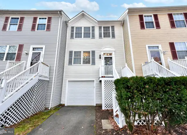 Property at 523 Blacksburg Ter NE, Leesburg, VA, 20176, 2 beds, 2.5 baths, [object Object]