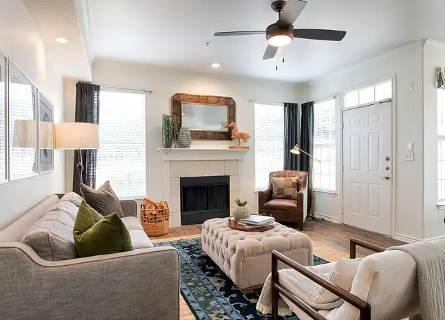 Photo of 8900 Independence Pkwy, Plano, TX 75025