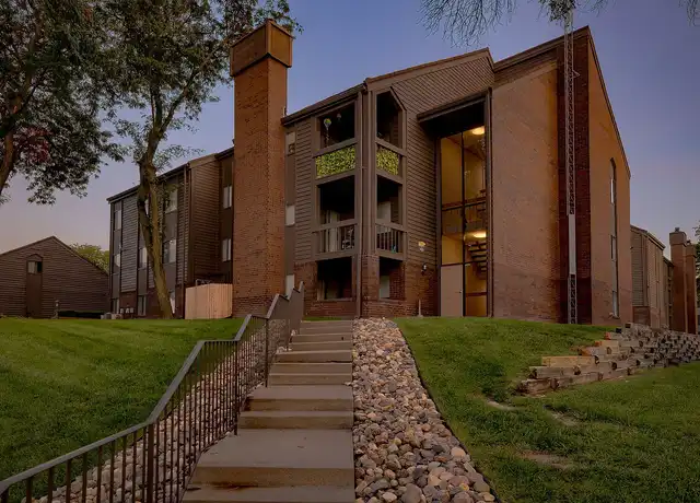 Property at Lake Candlewood Apartments - 1506 N 120th St, Omaha, NE, 68154, 1-2 bed, 1-2 bath, [object Object]