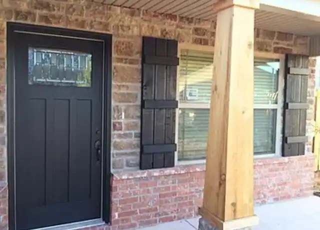 Property at 218 E Granada St, Fayetteville, AR, 72703, 3 beds, 2 baths, [object Object]