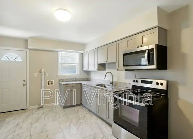 Property at 3237 Verdun Ave Unit A, Norfolk, VA, 23509, 2 beds, 1 bath, [object Object]