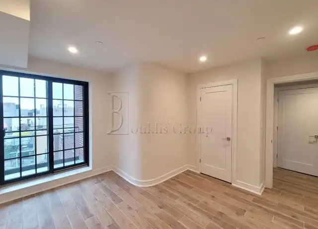 Property at 25-70 32nd St Unit 4C, Astoria, NY, 11102, 2 beds, 1 bath, [object Object]