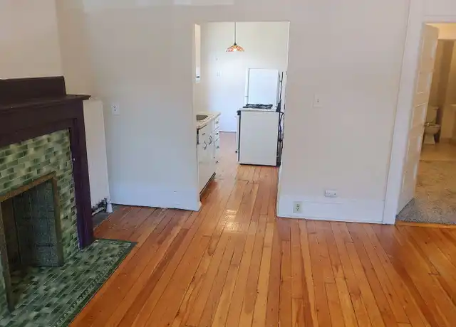 Property at 918 E Knapp St Unit 5, Milwaukee, WI, 53202, 1 bed, 1 bath, [object Object]
