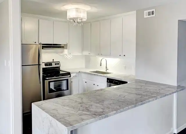 Property at 3401 Timmons Ln #34, Houston, TX, 77027, 2 beds, 1.5 baths, [object Object]