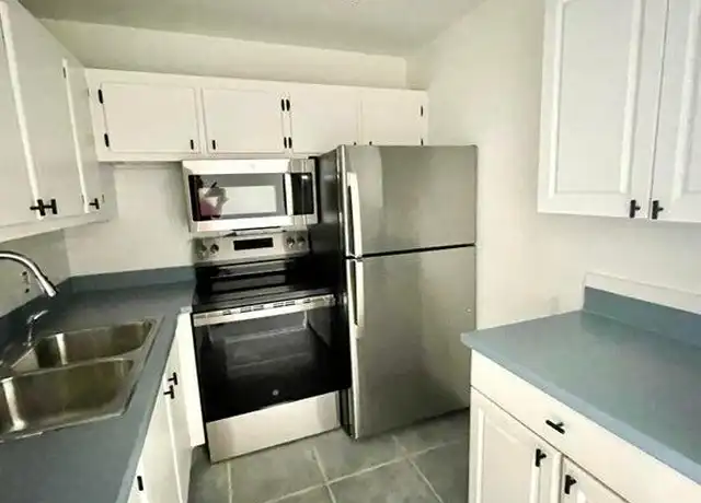 Property at 226 Canterbury E Unit J, West Palm Beach, FL, 33417, 1 bed, 1 bath, [object Object]