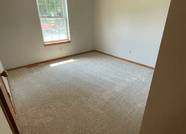 Property at 1300 Omaha Ct, Columbia, MO, 65202, 3 beds, 2 baths, [object Object]