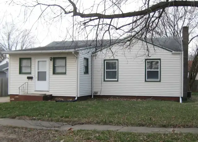 Property at 11 N Seymour St, Sullivan, IL, 61951, 3 beds, 1 bath, [object Object]