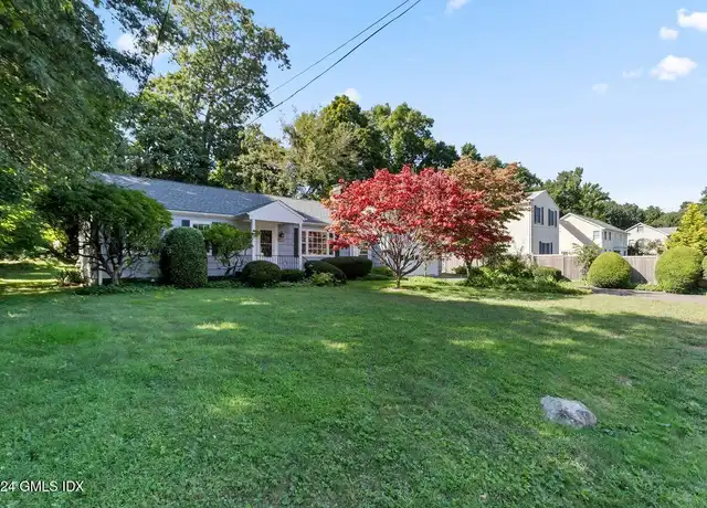 Property at 208 Valley Rd, Cos Cob, CT, 06807, 3 beds, 1 bath, [object Object]