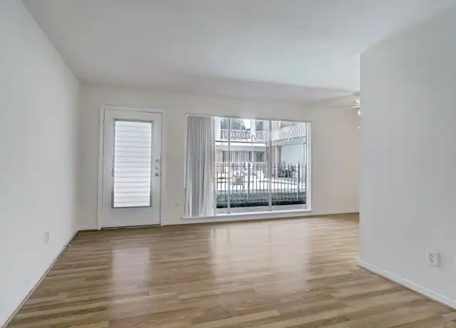 Property at 3703 Roseland St Unit 17, Houston, TX, 77006, 1 bed, 1 bath, [object Object]