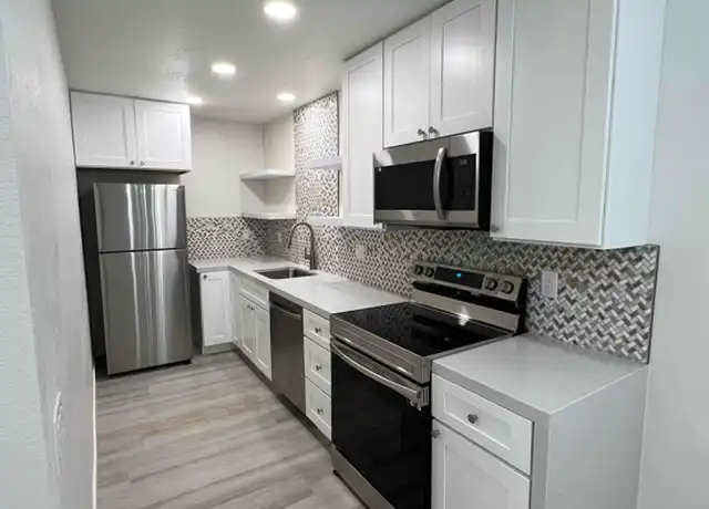 Property at 2812 N Auburn Cir Unit F114, Palm Springs, CA, 92262, 1 bed, 1 bath, [object Object]