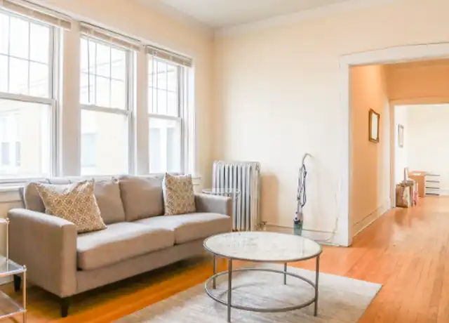 Property at 2451 W Gunnison St Unit 3, Chicago, IL, 60625, 1 bed, 1 bath, [object Object]