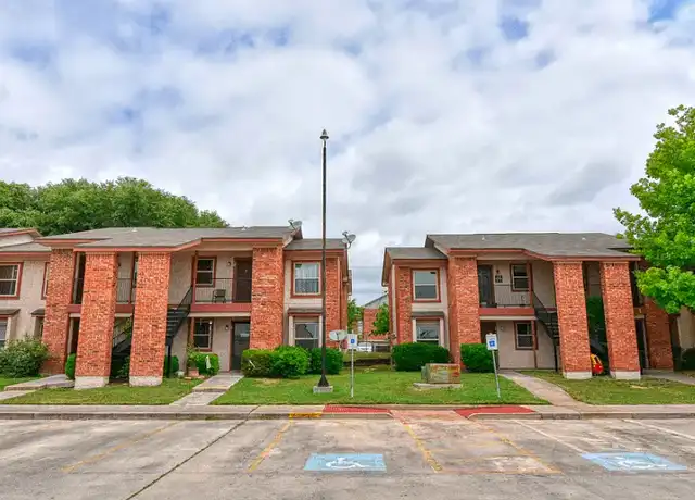 Property at 1906 S College Ave Unit 101, Decatur, TX, 76234, 1 bed, 1 bath, [object Object]