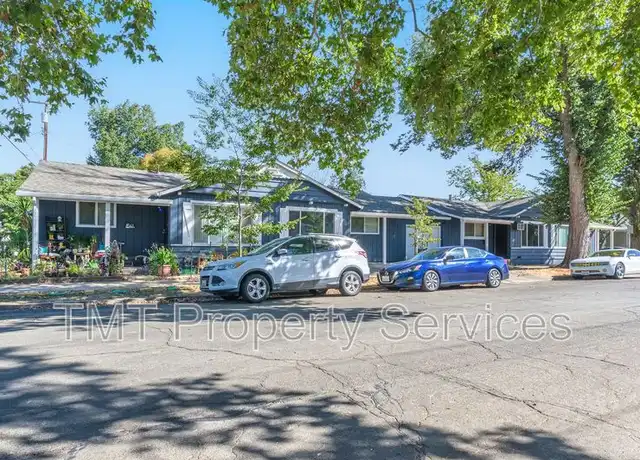 Property at 2427 33rd St, Sacramento, CA, 95817, 2 beds, 1 bath, [object Object]