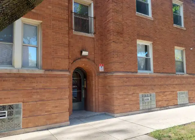 Property at 3104 W 64th St Unit 2, Chicago, IL, 60629, 3 beds, 1 bath, [object Object]