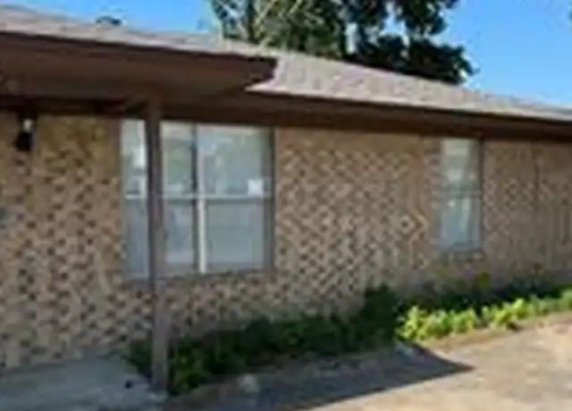 Property at 200 Spring Hill Rd, Aubrey, TX, 76227, 2 beds, 1 bath, [object Object]