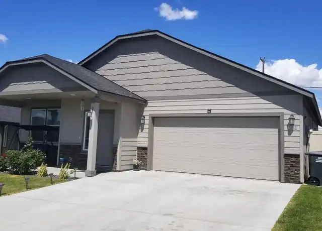Property at 1352 E Nen Dr, Moses Lake, WA, 98837, 3 beds, 2 baths, [object Object]