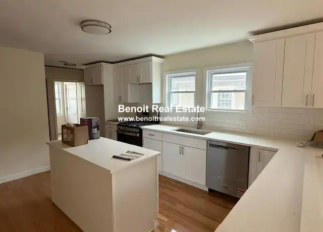 Property at 371 Belmont St Unit 1, Belmont, MA, 02478, 3 beds, 2.5 baths, [object Object]