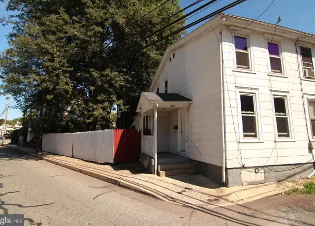 Property at 266 Manatawny St, Pottstown, PA, 19464, 2 beds, 1 bath, [object Object]
