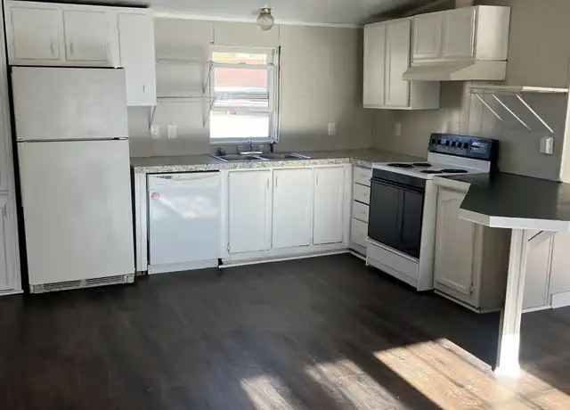 Property at 713 Solar Ln, Jeannette, PA, 15644, 3 beds, 2 baths, [object Object]