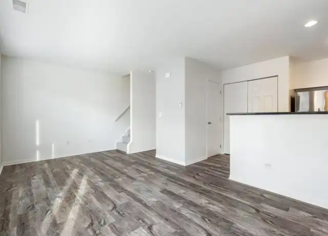 Property at 308 Sibelius Ct, Wheaton, IL, 60189, 2 beds, 2 baths, [object Object]