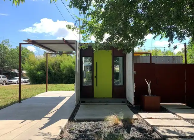 Property at 718 Hardeman St, Lockhart, TX, 78644, 1 bed, 1 bath, [object Object]