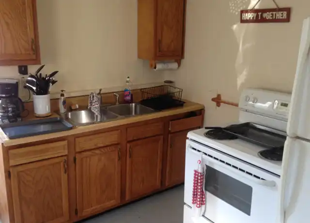 Property at 160 Main St Unit B, New Eagle, PA, 15067, 1 bed, 1 bath, [object Object]