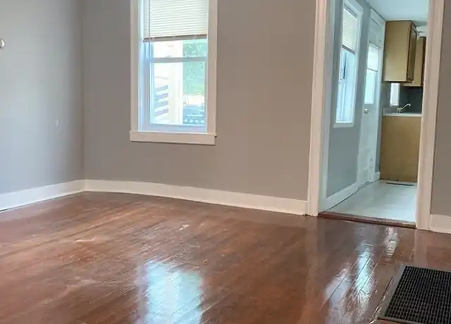 Property at 21 Common St Unit 1, Weymouth, MA, 02188, 2 beds, 1 bath, [object Object]