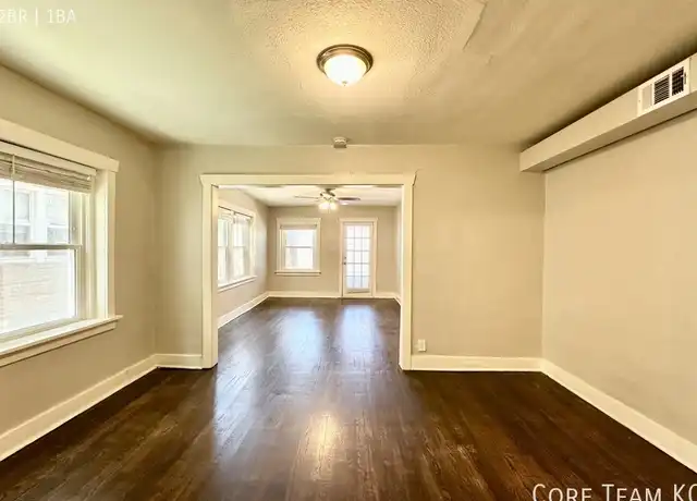 Property at 201 W 38th St Unit 203-1W, Kansas City, MO, 64111, 2 beds, 1 bath, [object Object]