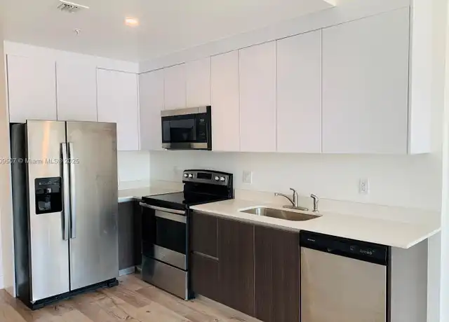 Property at 39 NW 7th Ave Unit 505, Miami, FL, 33128, 2 beds, 2 baths, [object Object]